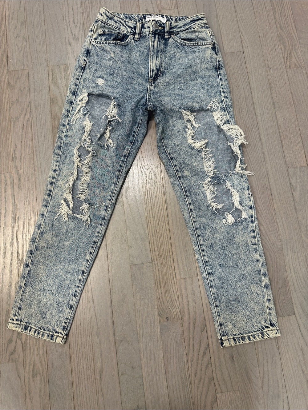 Women’s Acid Wash Distressed Jeans - Light Blue